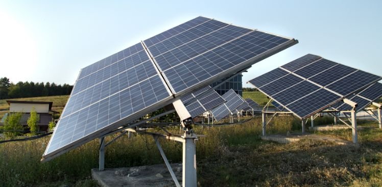 ¿Por qué cada vez más familias del sur de Madrid instalan paneles solares en enero? (y no en verano)