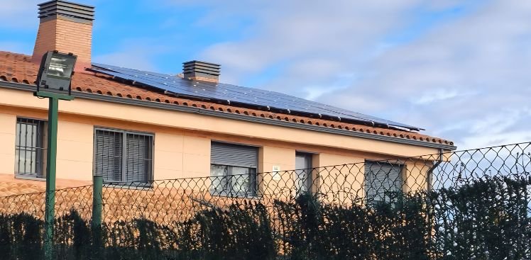 Real Decreto-ley 7/2026: Deducción IRPF para Instalar Placas Solares y Aerotermia