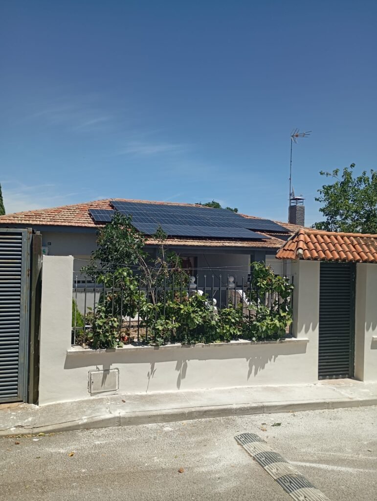 Instalación de placas solares en chalet unifamiliar