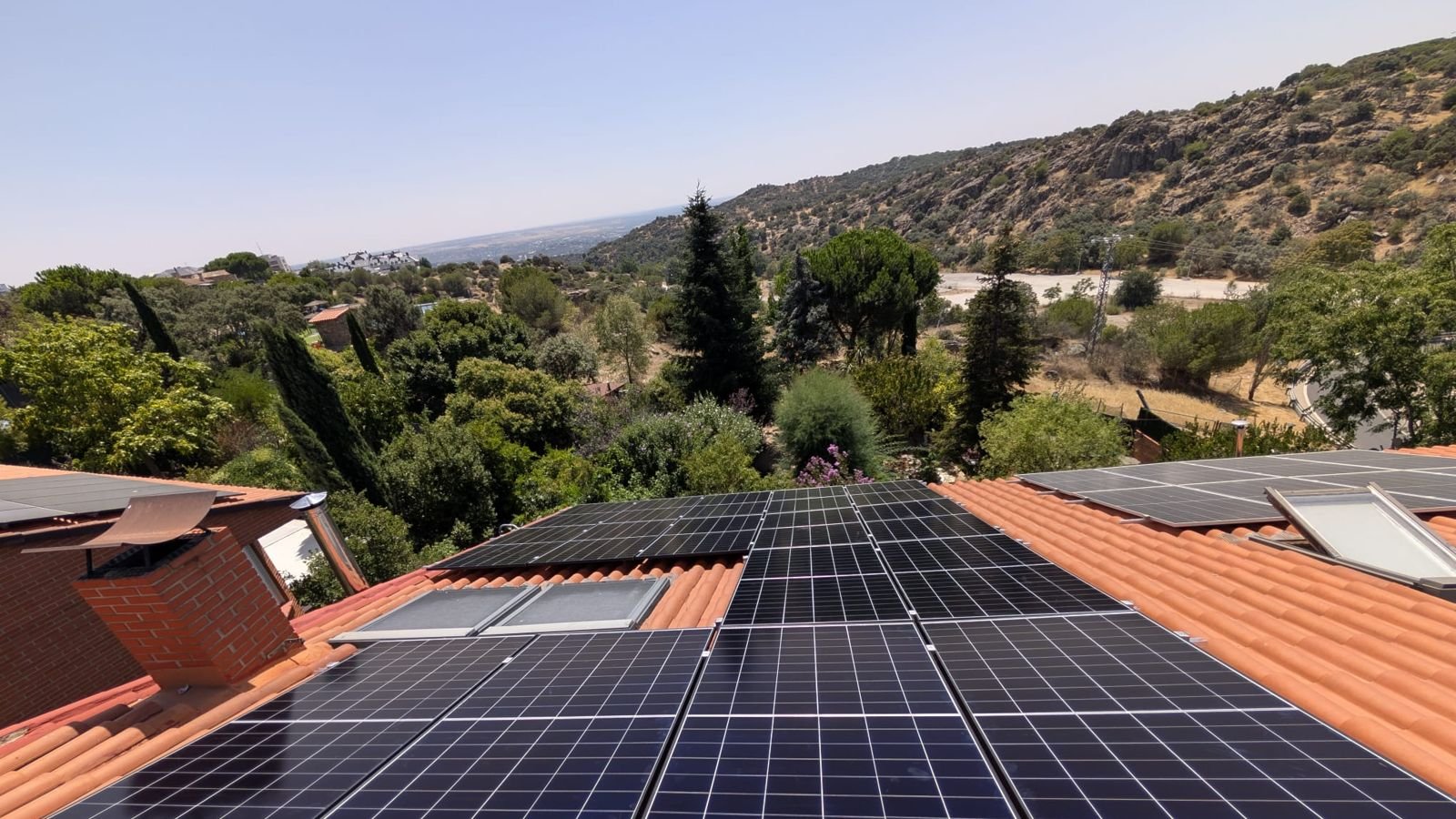 Instalación de placas solares de SolarSoul en una vivienda unifamiliar
